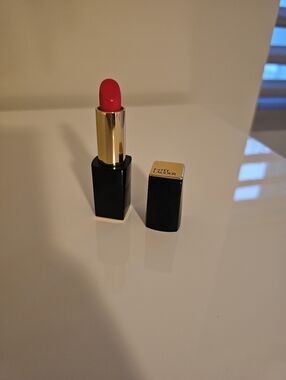 Estee Lauder Impassioned #330